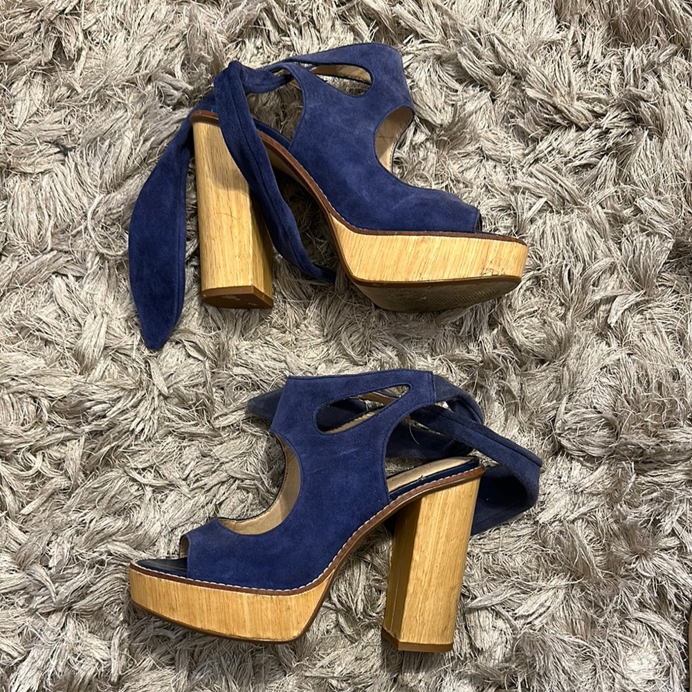 Very Volatile Rissa Heels in Blue - Picture 5 of 11